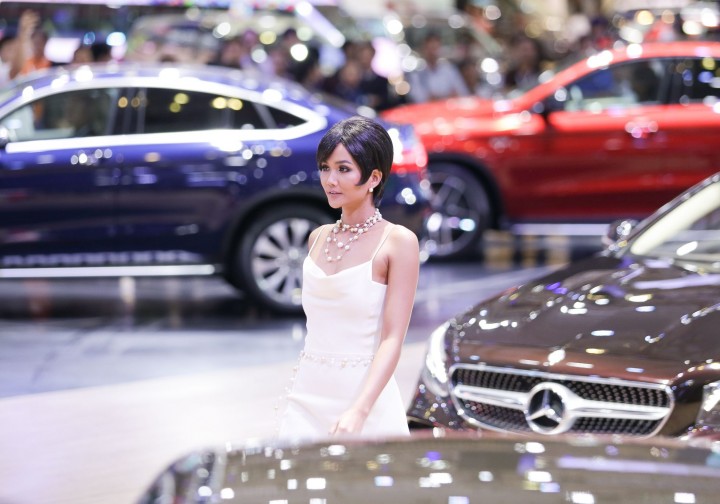 Discovering the largest display area at Vietnam Motor Show 2018 of Mercedes-Benz